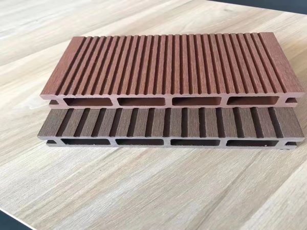 呼和浩特方孔木塑地板产品展示